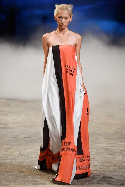Look 19